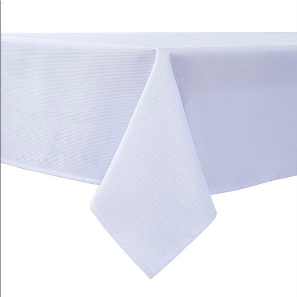 New White Biscaynebay Textured Fabric Tablecloth 60 X 84 Inches Rectangular - Picture 2 of 5